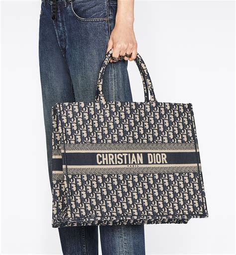 borsa christian dior imitazione|how to check dior bag.